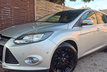 Ford Focus 124.617 km 5.950 &euro; Limbach-Oberfrohna 09212