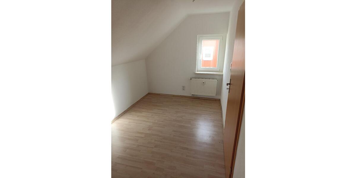 Etagenwohnung Limbach-Oberfrohna Oberfrohna - 2 Zimmer, 37 m&sup2;, 200&euro; | Angebot:19813343