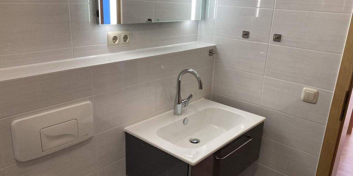 Etagenwohnung Zwickau Pölbitz - 2 Zimmer, 57 m&sup2;, 74.000&euro; | Angebot:25707419