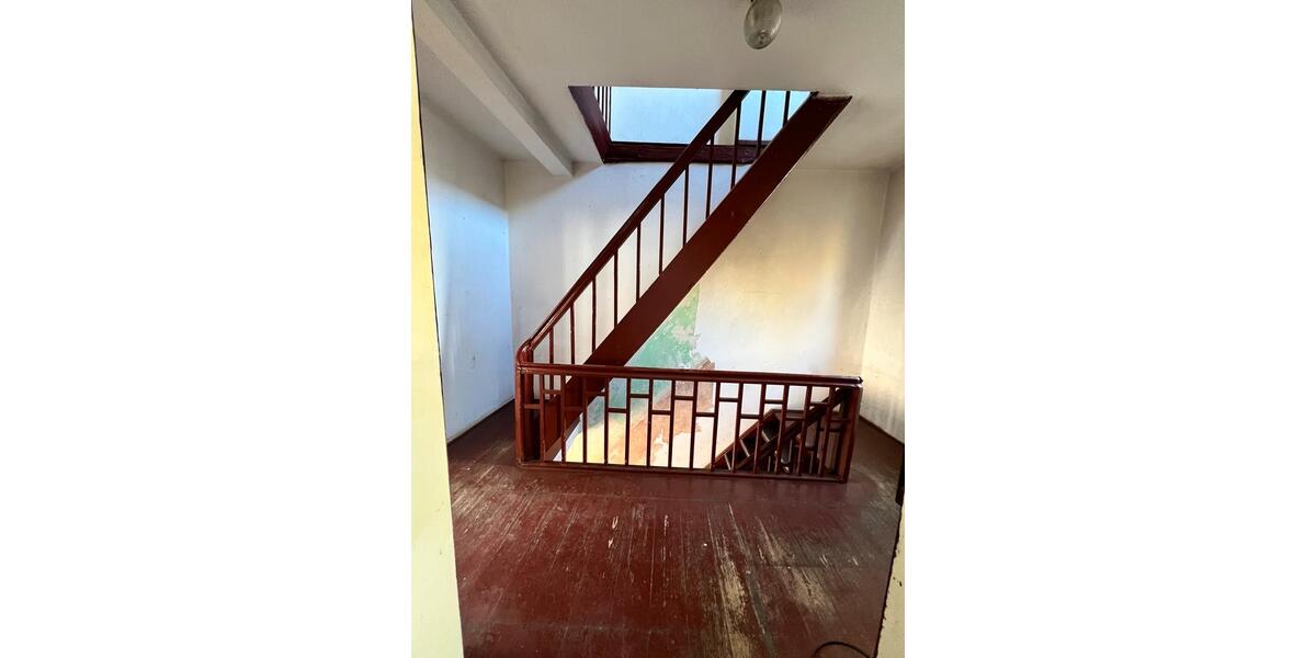 Reihenhaus Meerane - 9 Zimmer, 120 m&sup2;, 49.900&euro; | Angebot:25378971