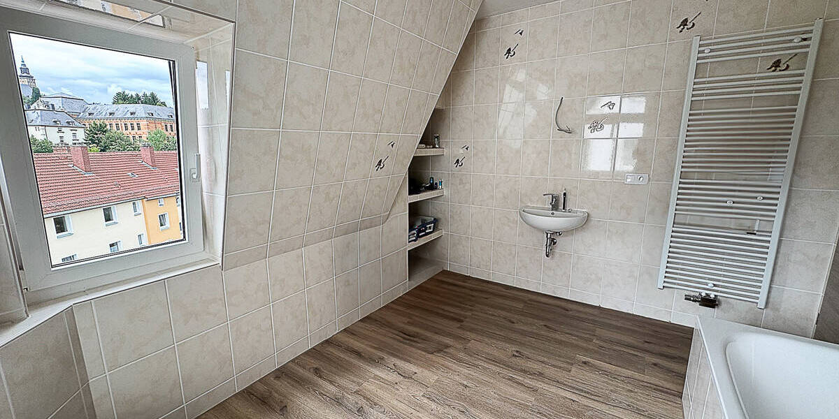 Etagenwohnung Schneeberg - 4 Zimmer, 132 m&sup2;, 950&euro; | Angebot:25688213