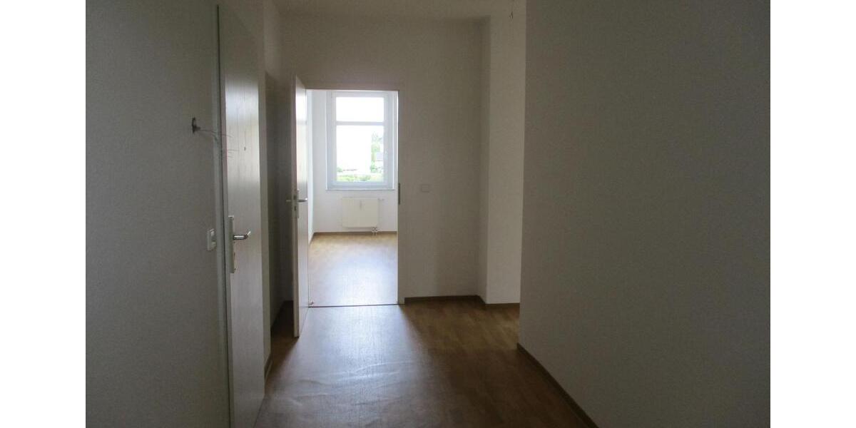 Etagenwohnung Glauchau - 3 Zimmer, 78 m&sup2;, 400&euro; | Angebot:26676977