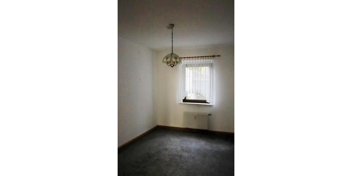 Doppelhaushälfte Crimmitschau - 12 Zimmer, 170 m&sup2;, 125.000&euro; | Angebot:25538408