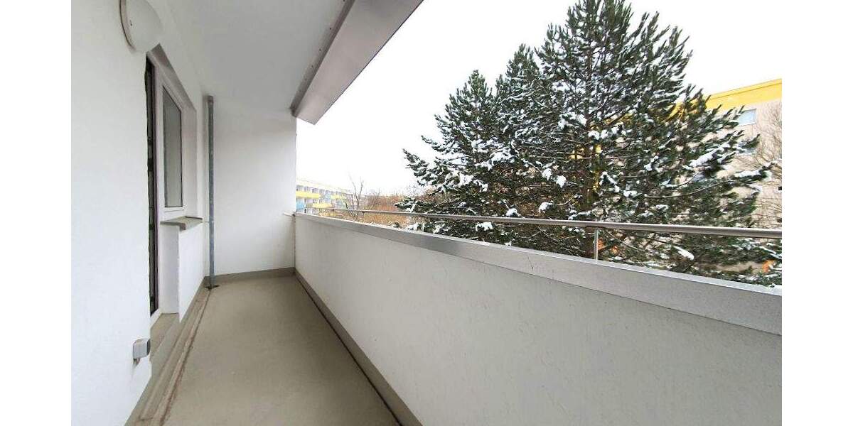 Etagenwohnung Zwickau Eckersbach - 3 Zimmer, 71 m&sup2;, 412&euro; | Angebot:25668558