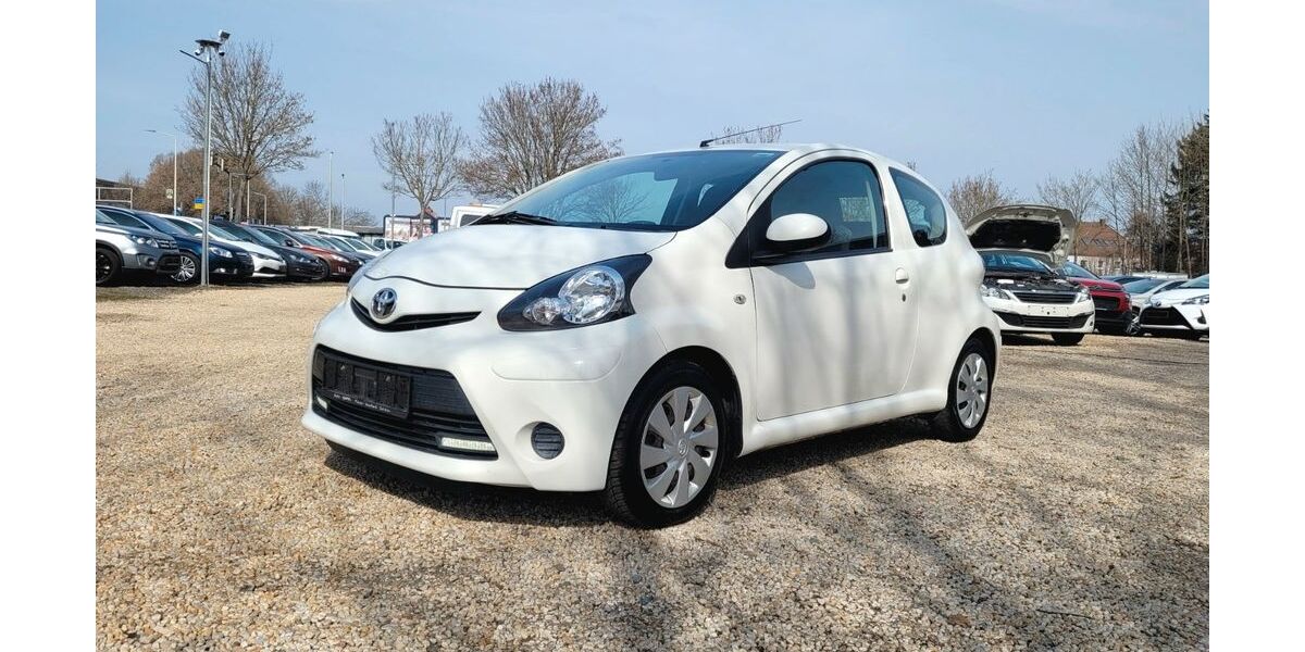 Toyota Aygo (X) 93.425 km 3.780 &euro; Zwickau 08056