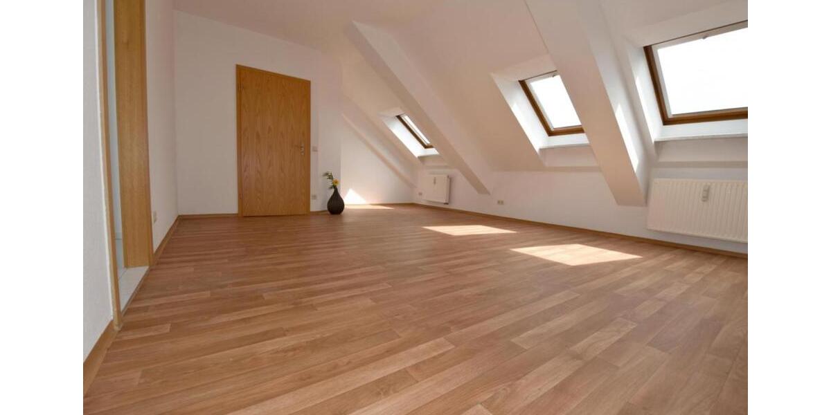 Dachgeschoßwohnung Hohenstein-Ernstthal Ernstthal - 4.5 Zimmer, 109 m&sup2;, 615&euro; | Angebot:18313534