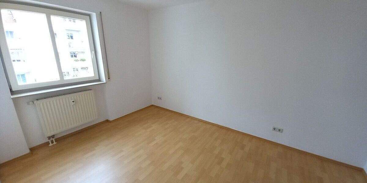Etagenwohnung Meerane - 2 Zimmer, 55 m&sup2;, 365&euro; | Angebot:25996742