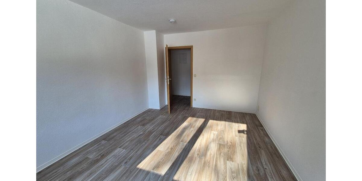 Etagenwohnung Hohenstein-Ernstthal Ernstthal - 3 Zimmer, 59 m&sup2;, 373&euro; | Angebot:21568172