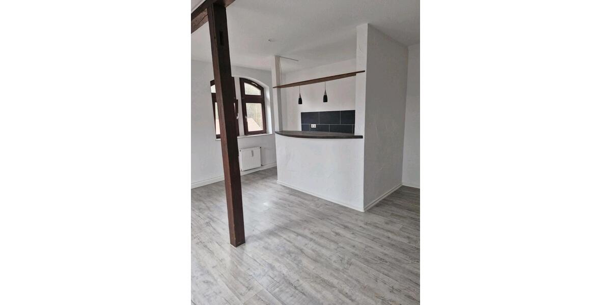 Dachgeschoßwohnung Crimmitschau - 2 Zimmer, 53 m&sup2;, 505&euro; | Angebot:25407280
