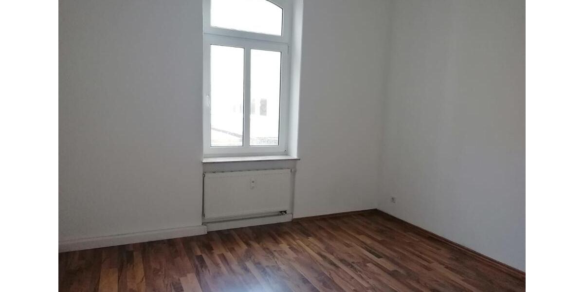 Erdgeschoßwohnung Zwickau - 2 Zimmer, 73 m&sup2;, 340&euro; | Angebot:25232387