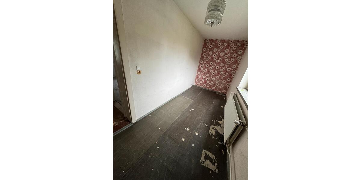 Einfamilienhaus Hohenstein-Ernstthal Ernstthal - 10 Zimmer, 140 m&sup2;, 78.000&euro; | Angebot:21974079