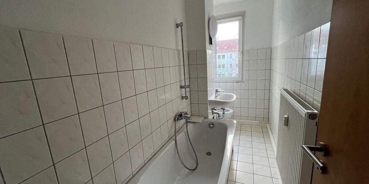 Etagenwohnung Zwickau Marienthal - 3 Zimmer, 58 m&sup2;, 380&euro; | Angebot:25700691