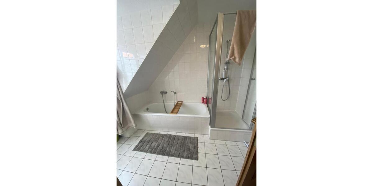 Etagenwohnung Gößnitz - 3 Zimmer, 64 m&sup2;, 352&euro; | Angebot:25646906