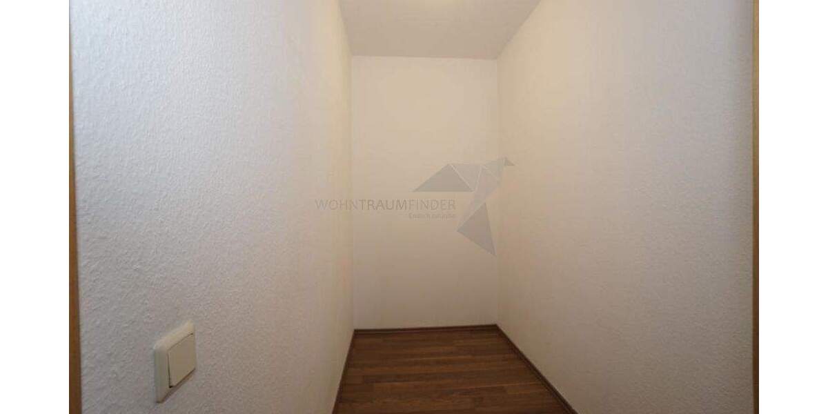 Etagenwohnung Zwickau Innenstadt - 3 Zimmer, 76 m&sup2;, 475&euro; | Angebot:25734232