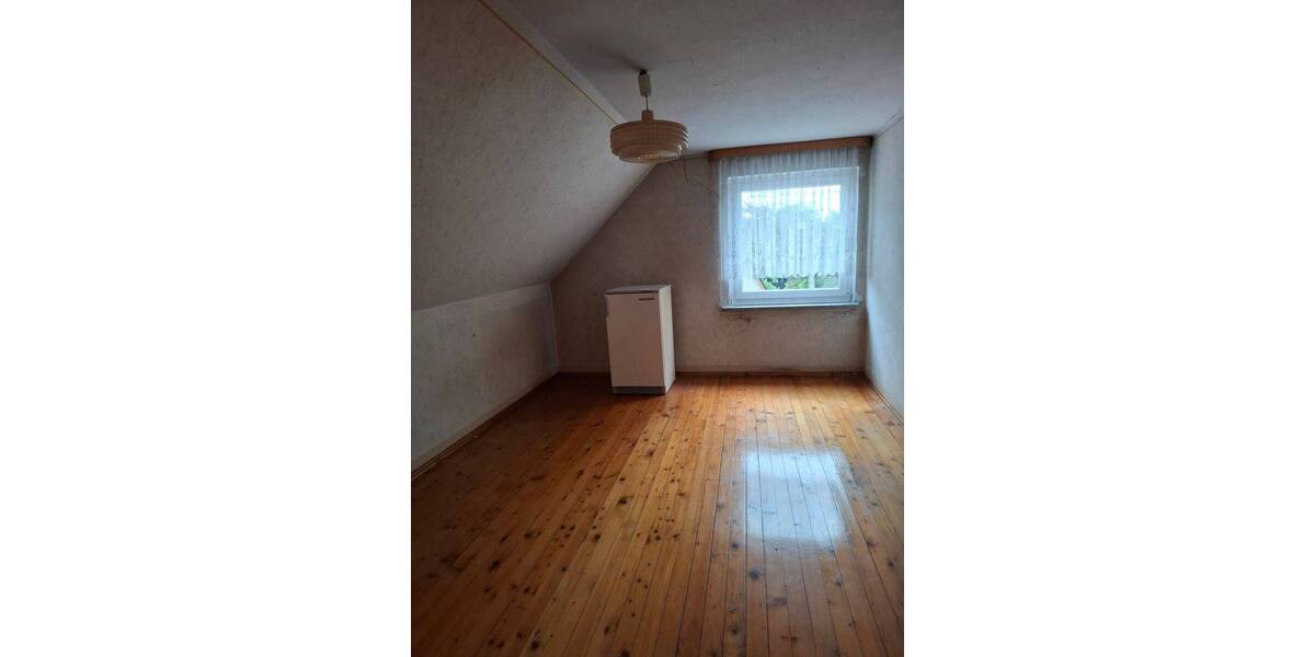 Einfamilienhaus Langenbernsdorf - 1 Zimmer, 180 m&sup2;, 173.000&euro; | Angebot:25770235