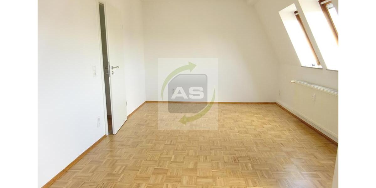 Dachgeschoßwohnung Zwickau Zwickau-Nord - 1 Zimmer, 35 m&sup2;, 250&euro; | Angebot:22591356
