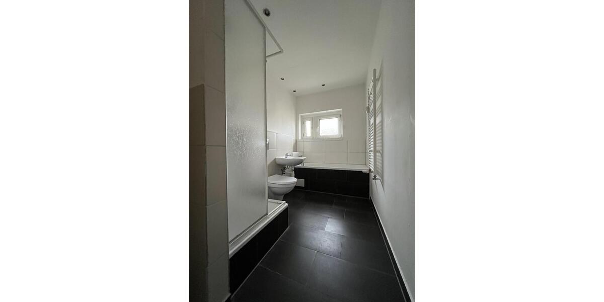 Etagenwohnung Zwickau Zwickau-Nord - 3 Zimmer, 76 m&sup2;, 400&euro; | Angebot:25869652