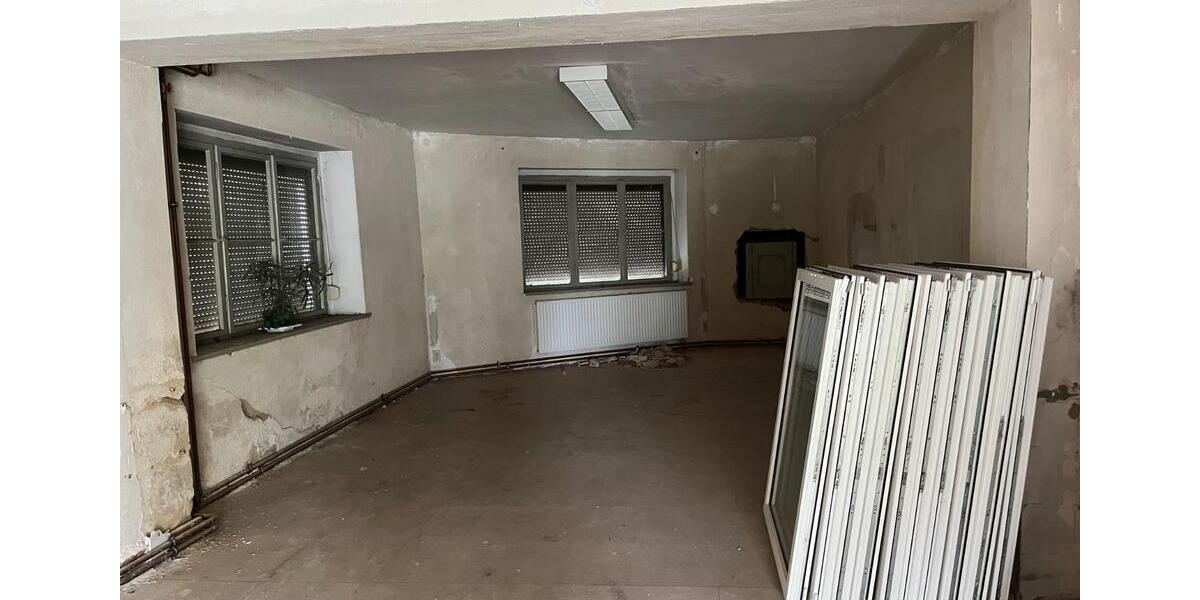 Einfamilienhaus Aue-Bad Schlema Bad Schlema - 6 Zimmer, 295 m&sup2;, 145.000&euro; | Angebot:25942403