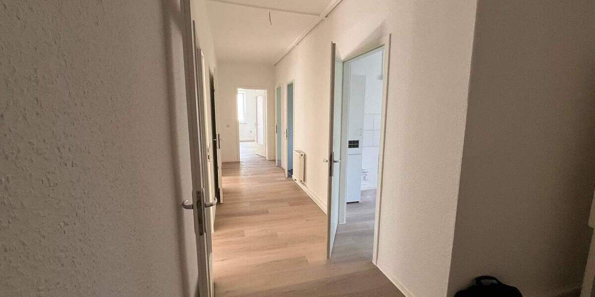 Etagenwohnung Zwickau Pölbitz - 5 Zimmer, 119 m&sup2;, 681&euro; | Angebot:25700380