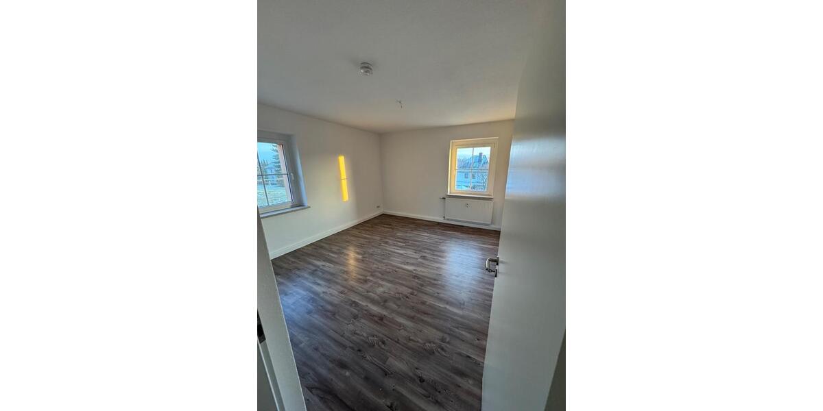 Hochparterre Hohenstein-Ernstthal Ernstthal - 3 Zimmer, 64 m&sup2;, 385&euro; | Angebot:24688348