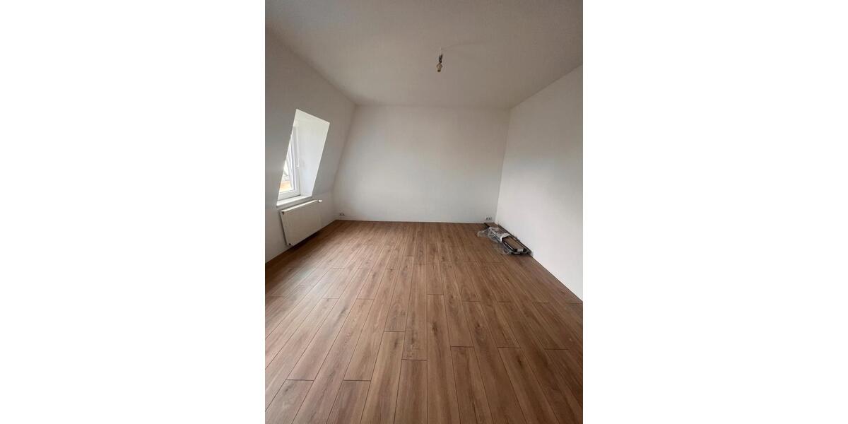 Etagenwohnung Greiz - 4 Zimmer, 105 m&sup2;, 600&euro; | Angebot:24757298