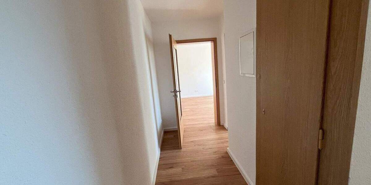 Etagenwohnung Zwickau Pölbitz - 2 Zimmer, 48 m&sup2;, 279&euro; | Angebot:25739970