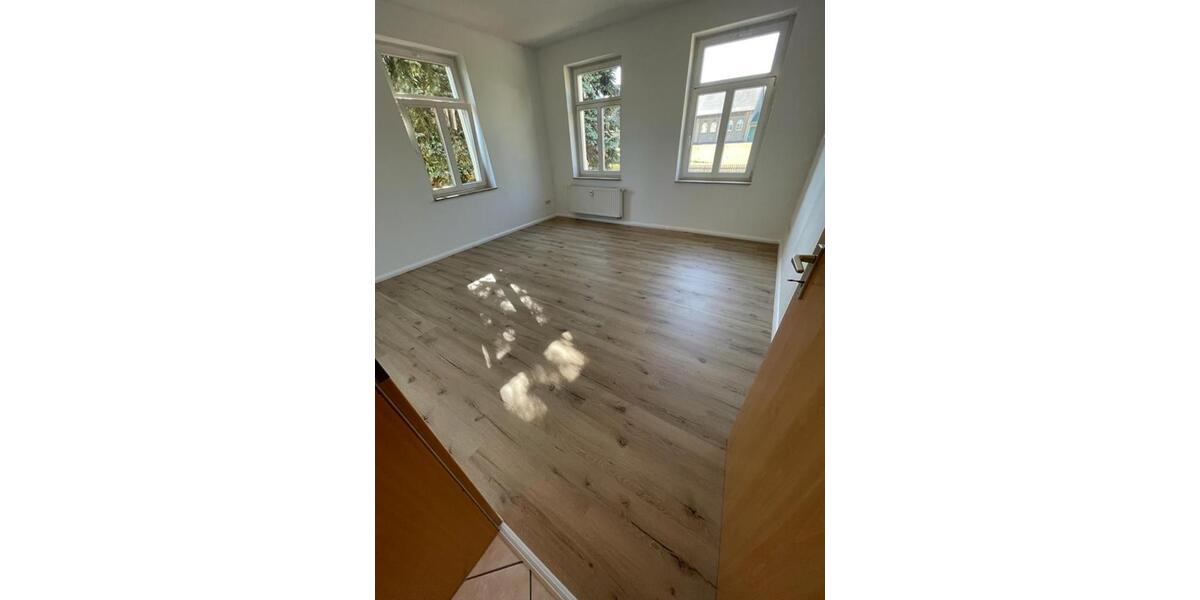 Hochparterre Hartmannsdorf - 3 Zimmer, 66 m&sup2;, 399&euro; | Angebot:25636229