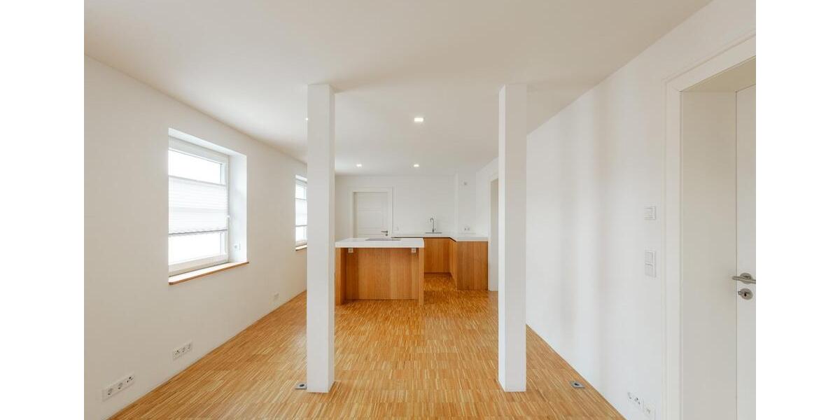 Etagenwohnung Lichtenstein (Sachsen) - 4 Zimmer, 100 m&sup2;, 950&euro; | Angebot:25830287
