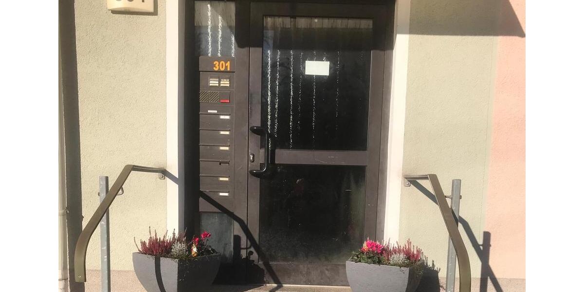 Etagenwohnung Oberlungwitz - 3 Zimmer, 68 m&sup2;, 240&euro; | Angebot:23502076