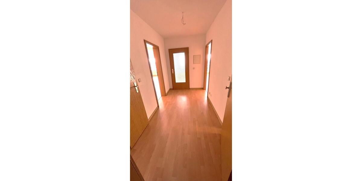 Dachgeschoßwohnung Zwickau Auerbach - 2 Zimmer, 66 m&sup2;, 480&euro; | Angebot:25438235