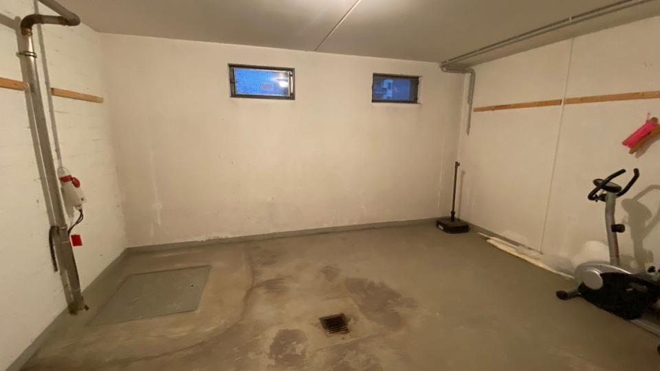 Etagenwohnung Zwickau Auerbach - 2 Zimmer, 65 m&sup2;, 460&euro; | Angebot:22070722