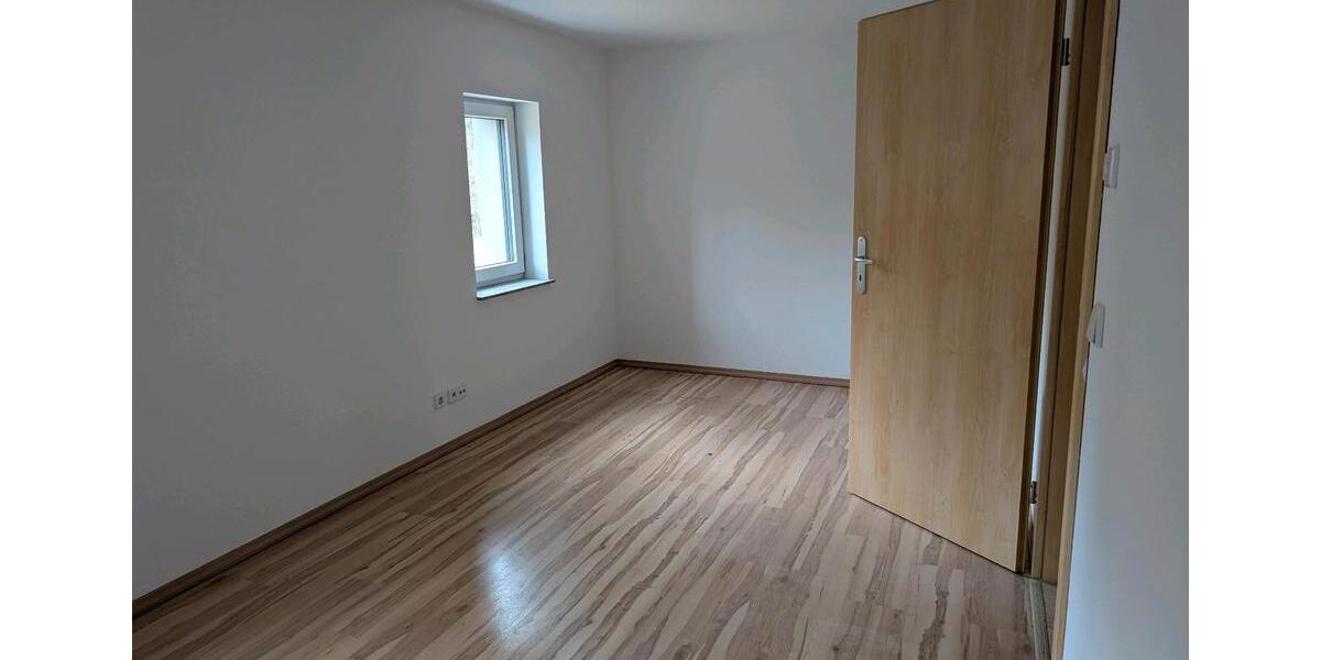 Etagenwohnung Zwickau Auerbach - 2 Zimmer, 59 m&sup2;, 440&euro; | Angebot:25097220