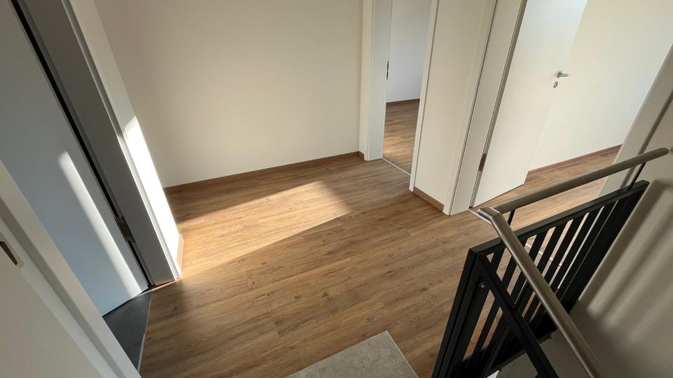 Maisonettenwohnung Werdau - 3 Zimmer, 126 m&sup2;, 1.642&euro; | Angebot:21120128