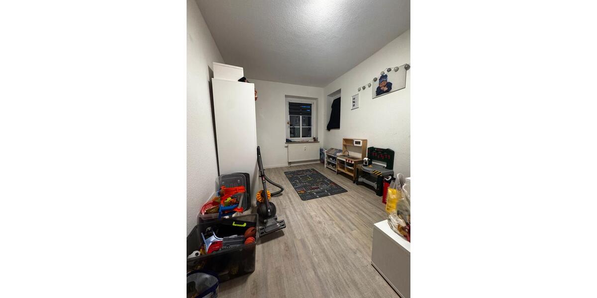 Etagenwohnung Zwickau - 5 Zimmer, 110 m&sup2;, 940&euro; | Angebot:25710919