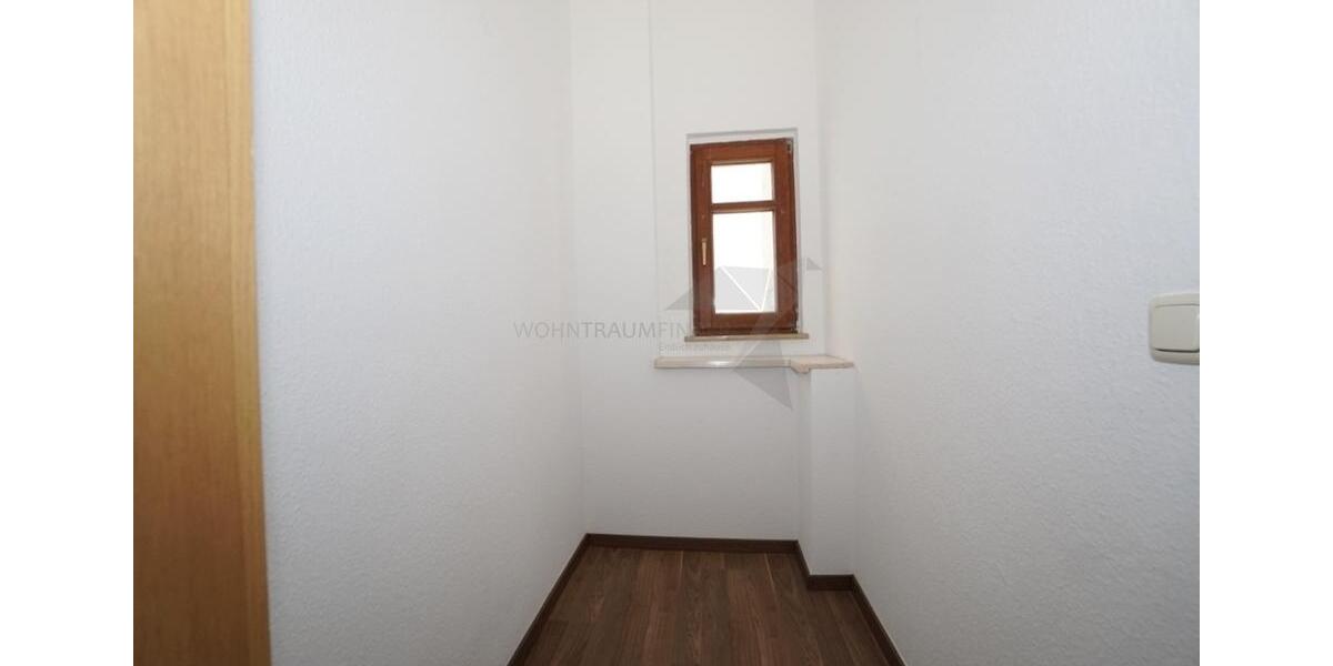 Etagenwohnung Zwickau - 2 Zimmer, 63 m&sup2;, 379&euro; | Angebot:19739814