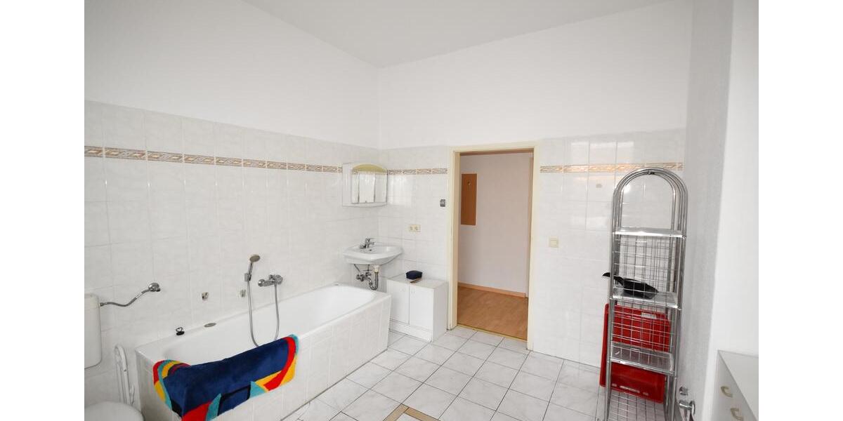 Etagenwohnung Zwickau - 2 Zimmer, 63 m&sup2;, 345&euro; | Angebot:25510950