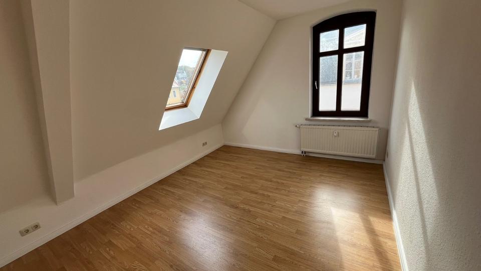 Etagenwohnung Werdau - 2 Zimmer, 51 m&sup2;, 260&euro; | Angebot:23183632