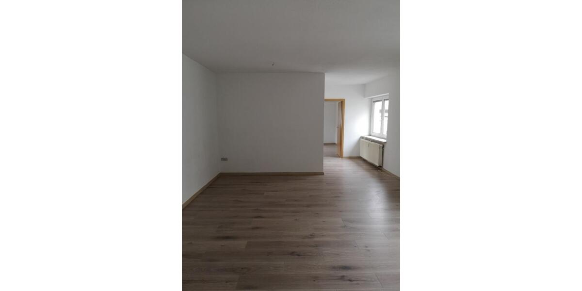 Etagenwohnung Hohenstein-Ernstthal Ernstthal - 2 Zimmer, 67 m&sup2;, 350&euro; | Angebot:25540931