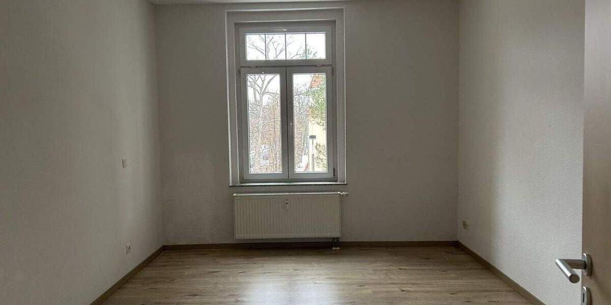 Etagenwohnung Zwickau Pölbitz - 3 Zimmer, 93 m&sup2;, 560&euro; | Angebot:25707538