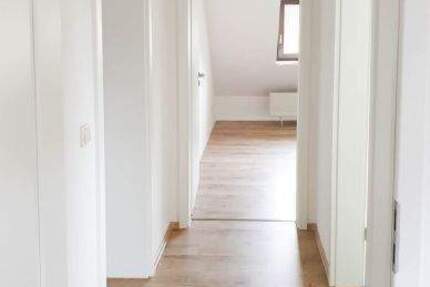 Wohnung Gersdorf - 3 Zimmer, 67 m&sup2;, 400&euro; | Angebot:26015755