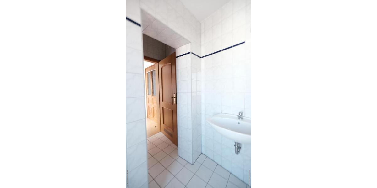 Etagenwohnung Werdau - 1 Zimmer, 70 m&sup2;, 325&euro; | Angebot:25790182