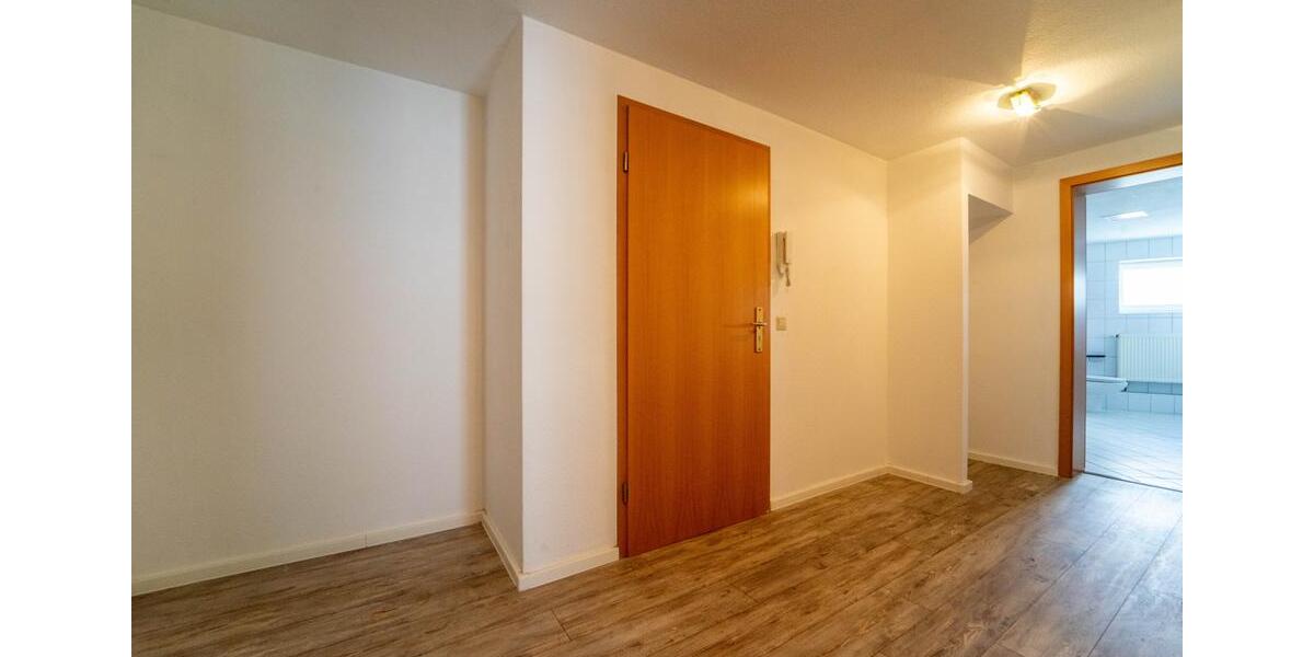 Dachgeschoßwohnung Limbach-Oberfrohna Oberfrohna - 4 Zimmer, 91 m&sup2;, 546&euro; | Angebot:25053007
