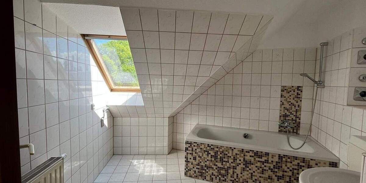 Etagenwohnung Zwickau Bahnhofsvorstadt - 2 Zimmer, 73 m&sup2;, 345&euro; | Angebot:26017682