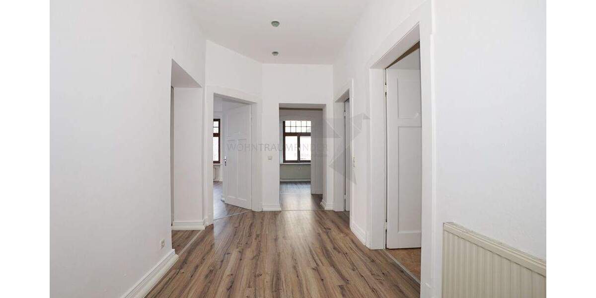 Etagenwohnung Zwickau Innenstadt - 4 Zimmer, 100 m&sup2;, 669&euro; | Angebot:25681409