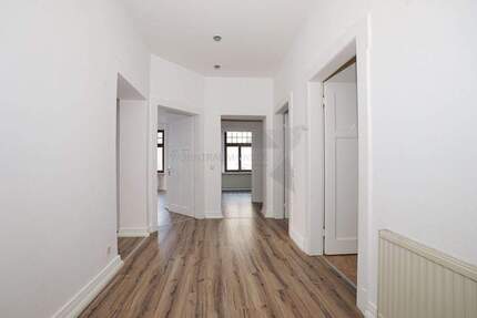 Wohnung Zwickau Innenstadt - 4 Zimmer, 100 m&sup2;, 669&euro; | Angebot:25681409