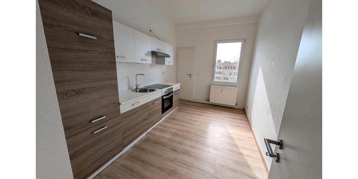 Dachgeschoßwohnung Zwickau - 3 Zimmer, 69 m&sup2;, 430&euro; | Angebot:25893369