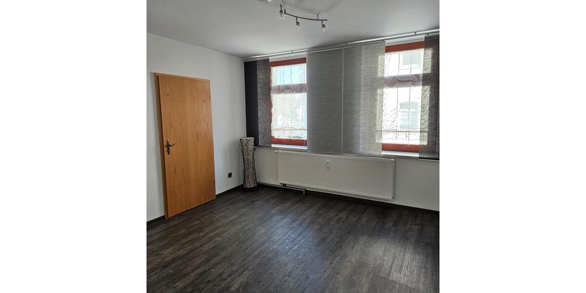 Erdgeschoßwohnung Lichtenstein (Sachsen) - 2.5 Zimmer, 57 m&sup2;, 400&euro; | Angebot:25362048