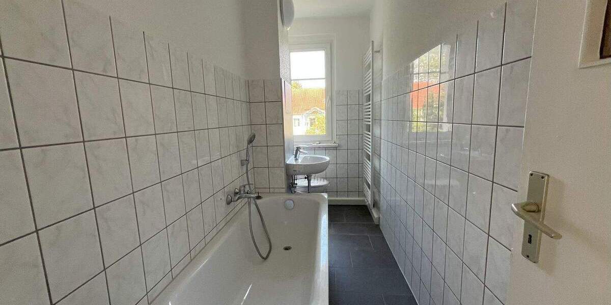 Etagenwohnung Zwickau Eckersbach - 2 Zimmer, 47 m&sup2;, 289&euro; | Angebot:25740069