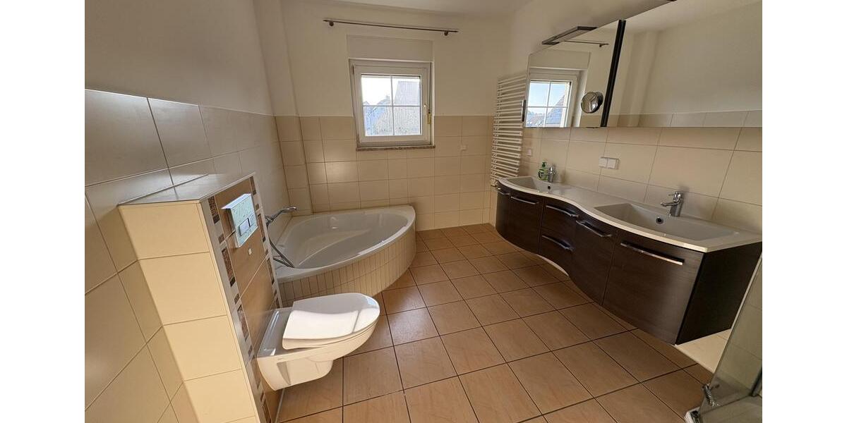 Einfamilienhaus Zwickau Cainsdorf - 3 Zimmer, 95 m&sup2;, 1.300&euro; | Angebot:24963886