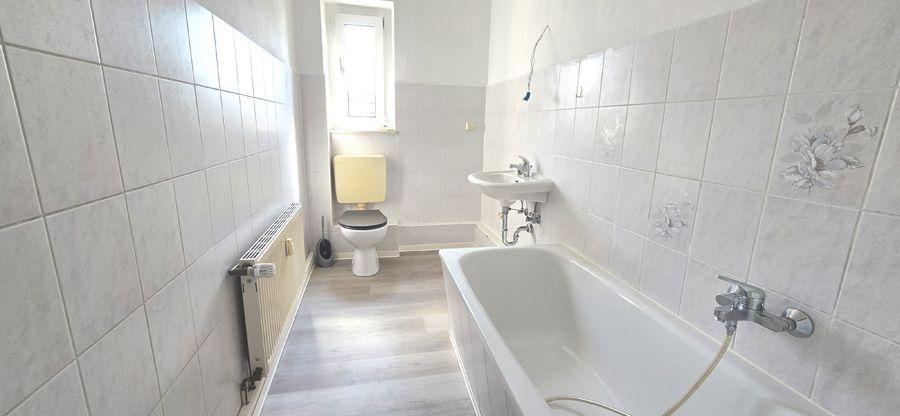 Etagenwohnung Werdau - 2 Zimmer, 63 m&sup2;, 310&euro; | Angebot:24784881